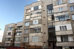 Images of buildings before and after retrofitting in Bulgaria in 2010 (Project Obnoven Dom).